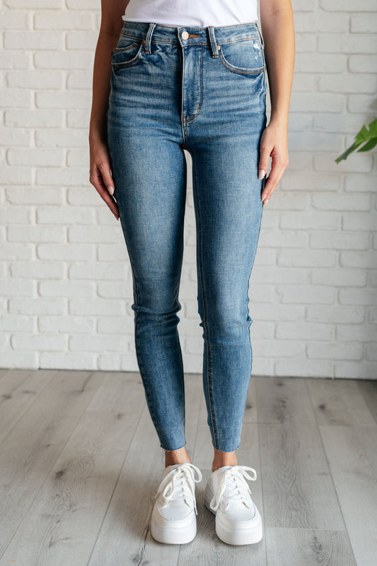 Judy Blue “Nicole” Tummy Control Skinny Jeans in Vintage Wash